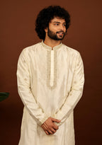 Off White Machine Embroidered Grandeur Pattu Kurta Set by Hilo Design | Grocsy