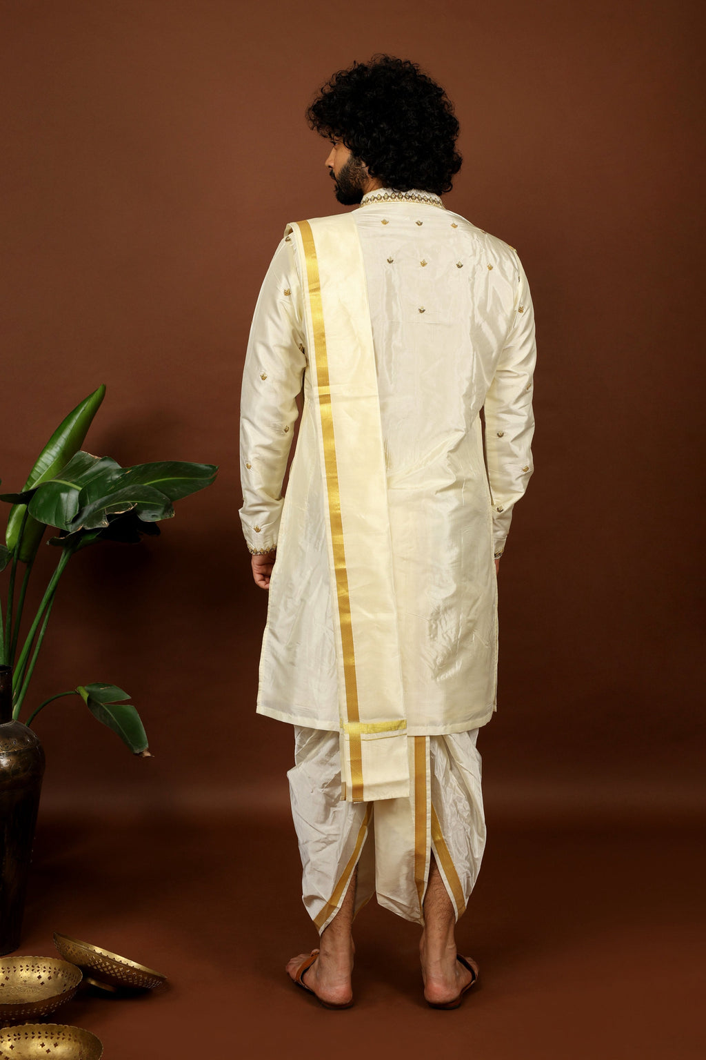 Hand Embroidered Pattu Set by Hilo Design | Grocsy