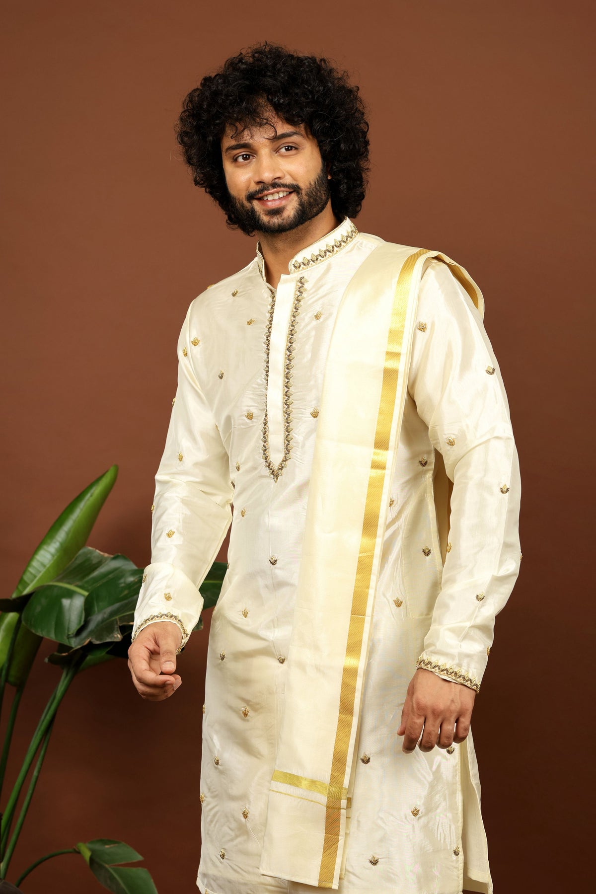 Hand Embroidered Pattu Set by Hilo Design | Grocsy