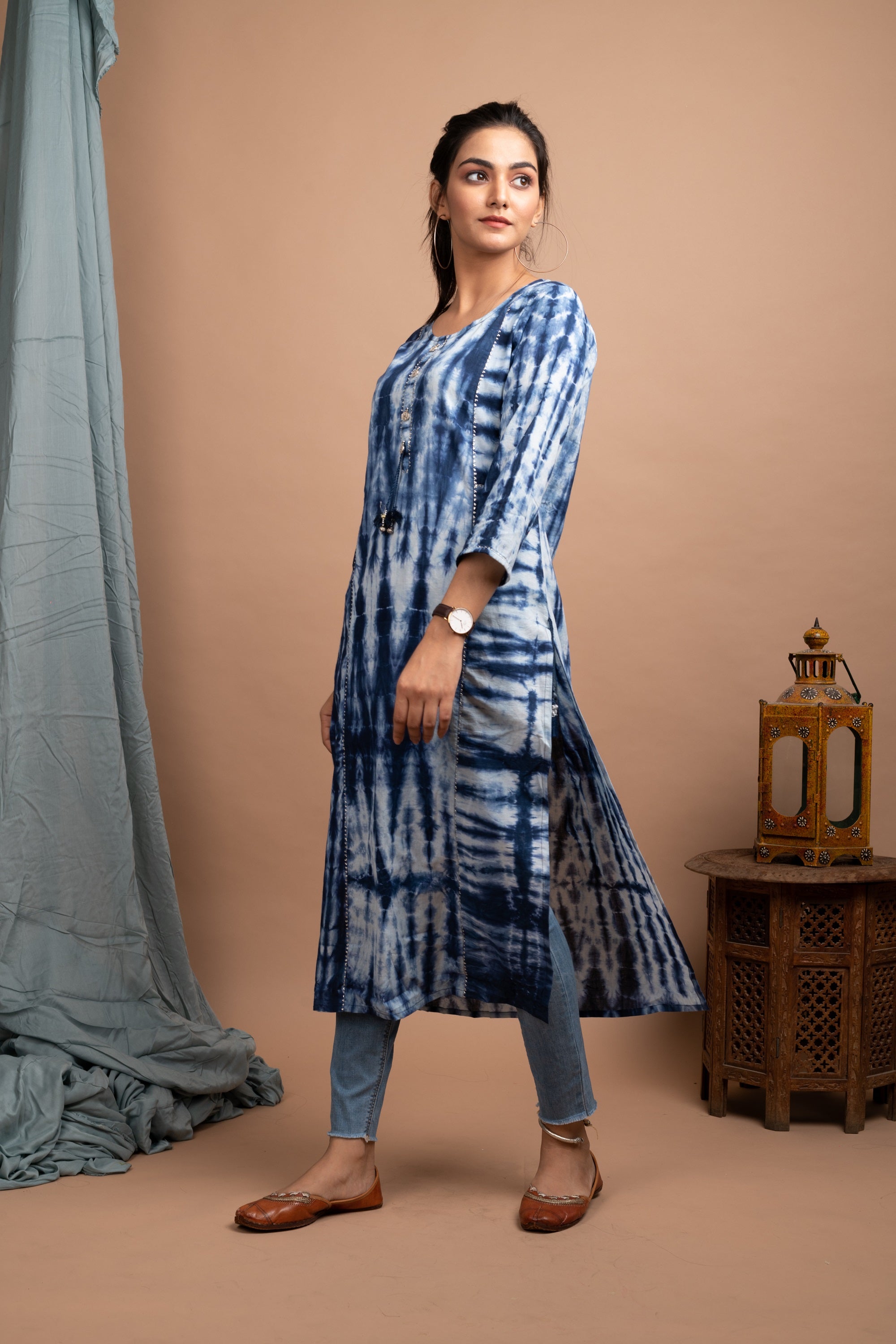 Kaajh Women's Blue Tie Dye Kurta | Grocsy
