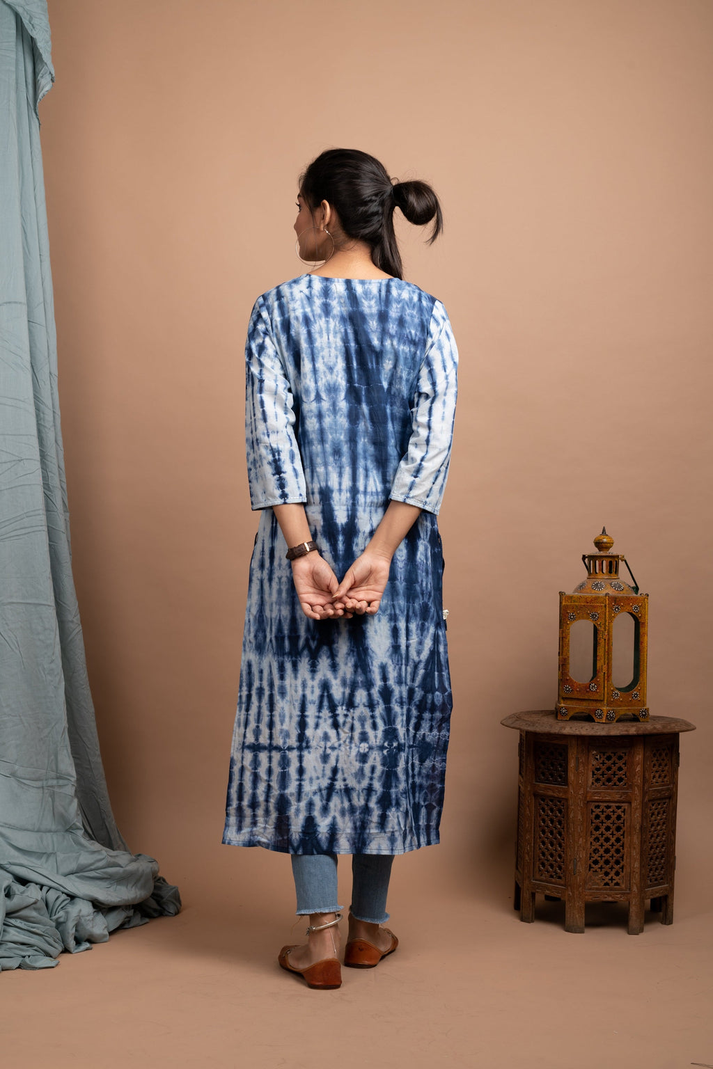 Kaajh Women's Blue Tie Dye Kurta | Grocsy