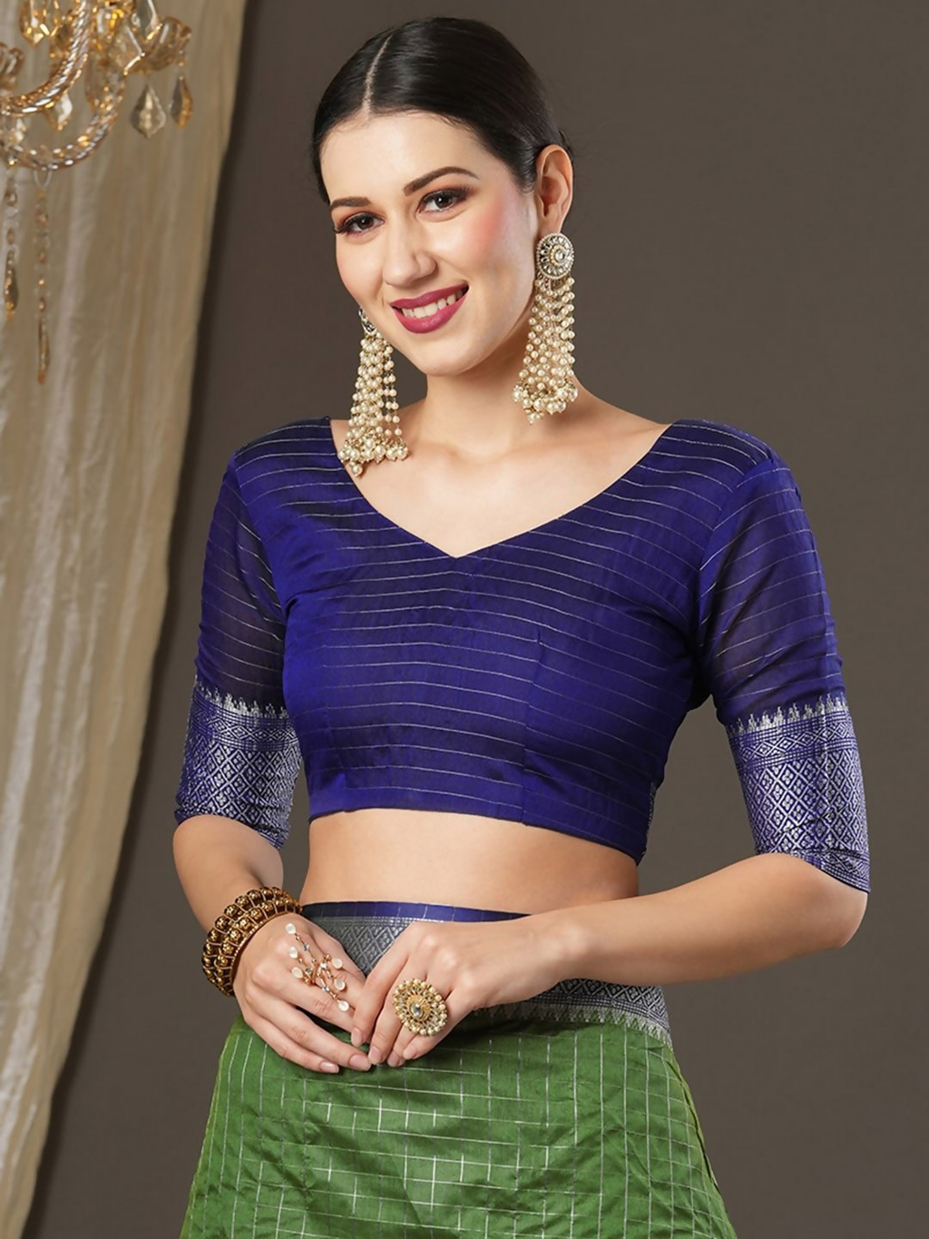 Saree Mall Checked Zari Taant Traditional Sarees | Grocsy