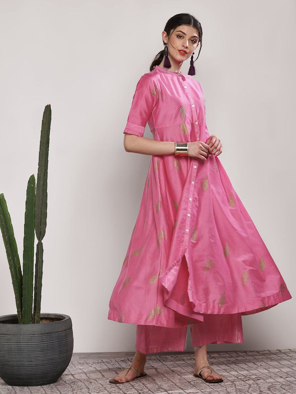 Sangria Women Pink Printed Kurta with Trousers | Grocsy