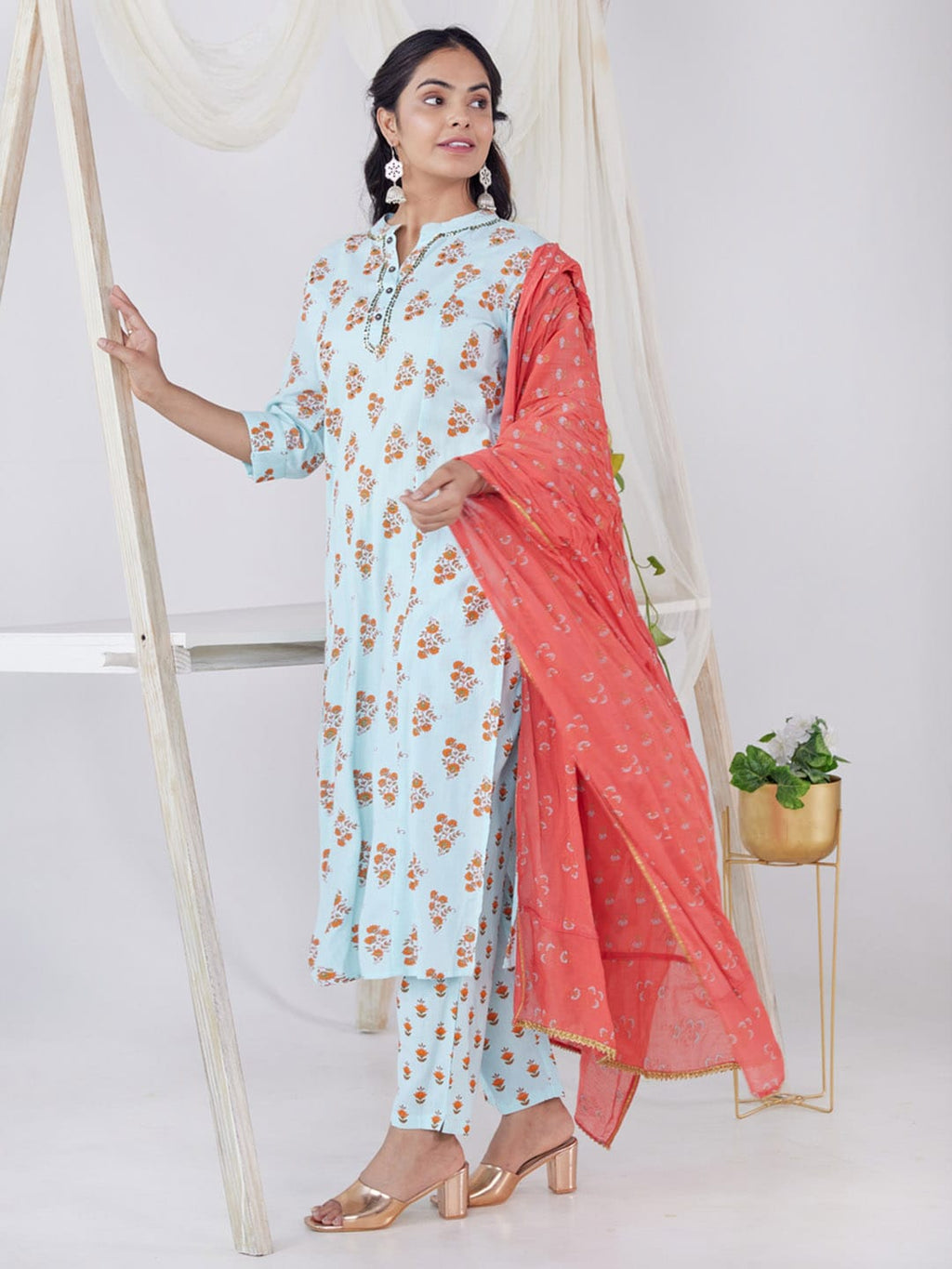 HERE&NOW Women Blue Floral Printed Kurta Set | Grocsy