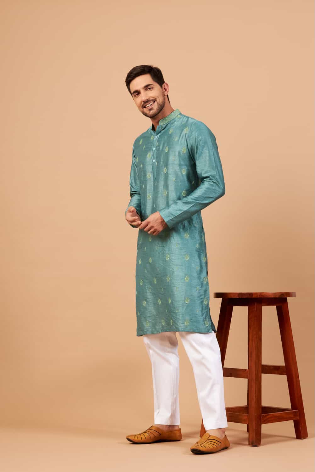 Greafy Two Motif Embroidered Green Kurta by Hilo Design | Grocsy