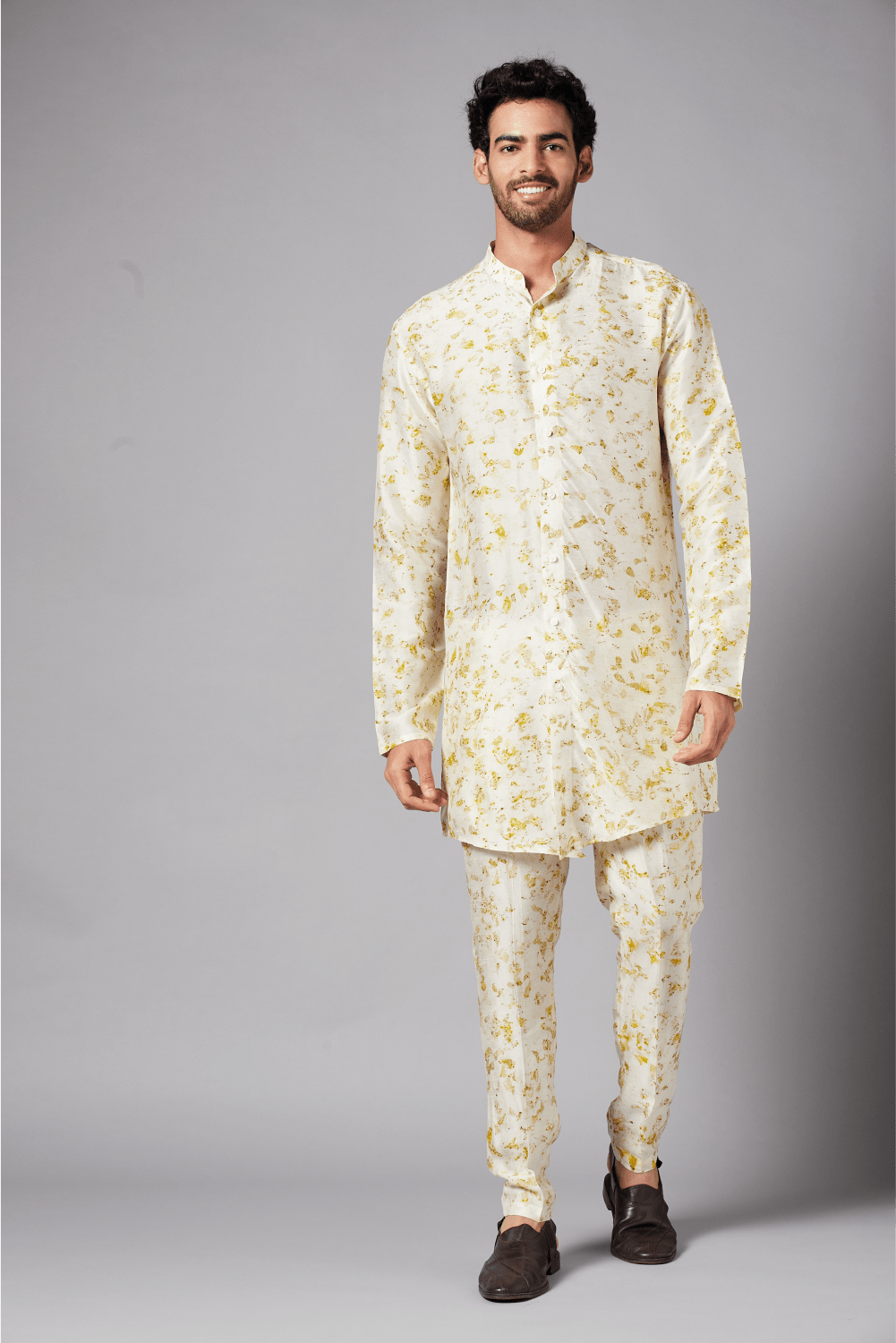 Mighty Natural Dye Designer Men's Kurta Set by Hilo Design | Grocsy