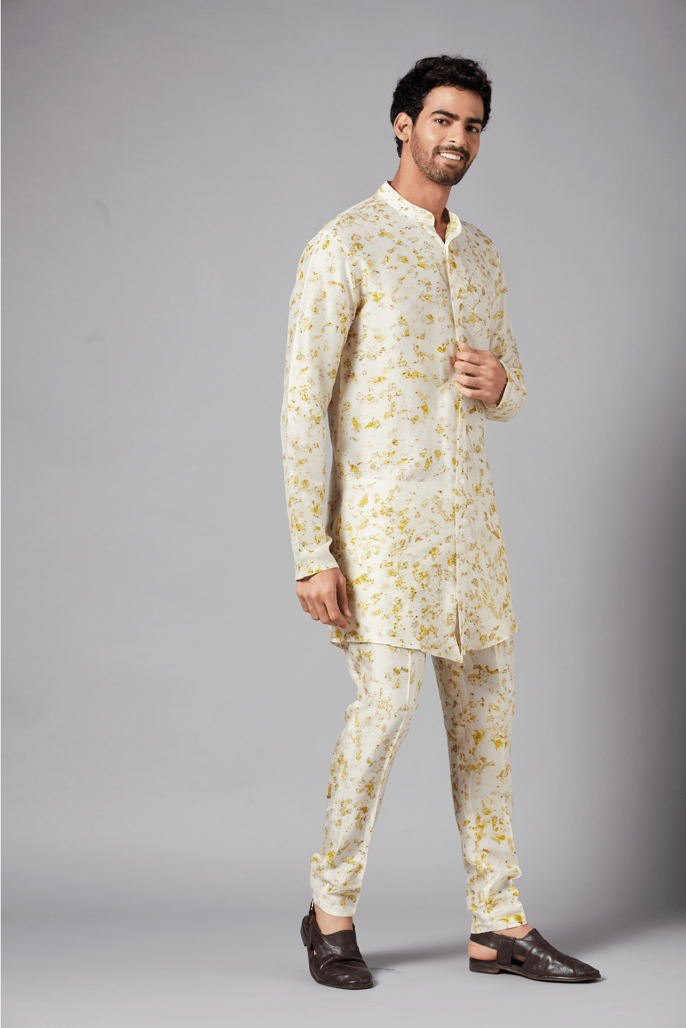 Mighty Natural Dye Designer Men's Kurta Set by Hilo Design | Grocsy