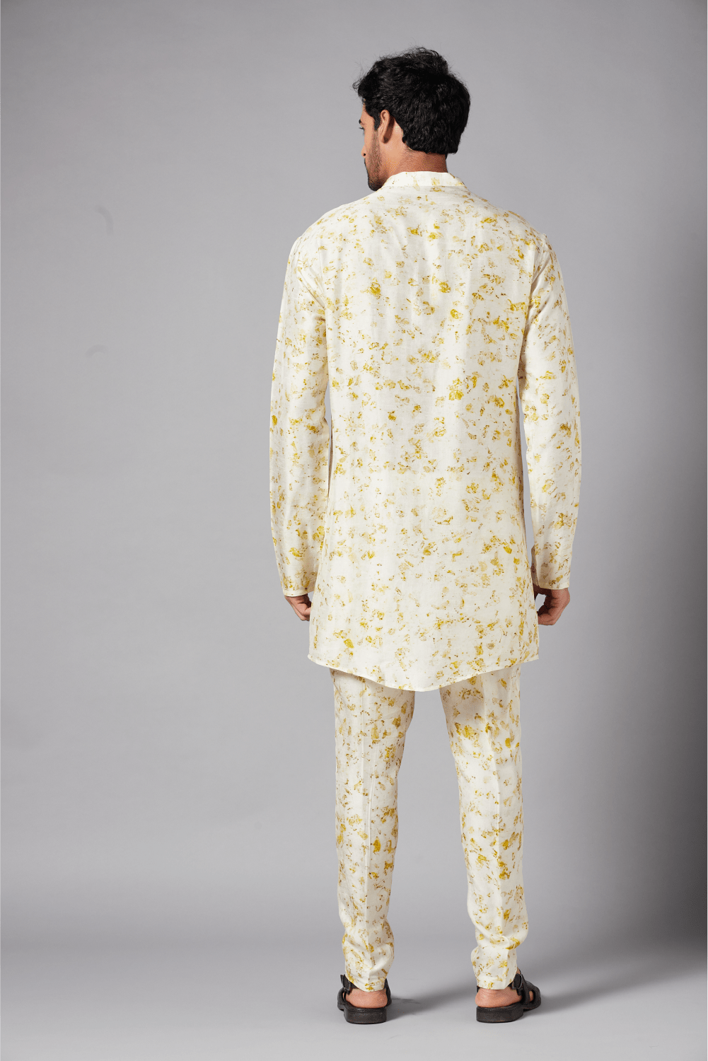 Mighty Natural Dye Designer Men's Kurta Set by Hilo Design | Grocsy
