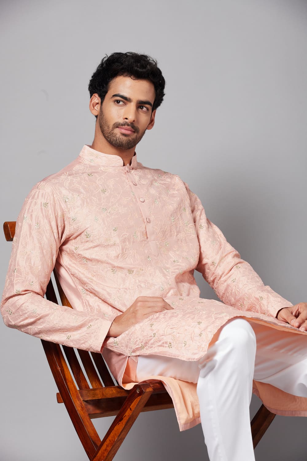 Tiyaan Embroidered Peach Kurta by Hilo Design | Grocsy