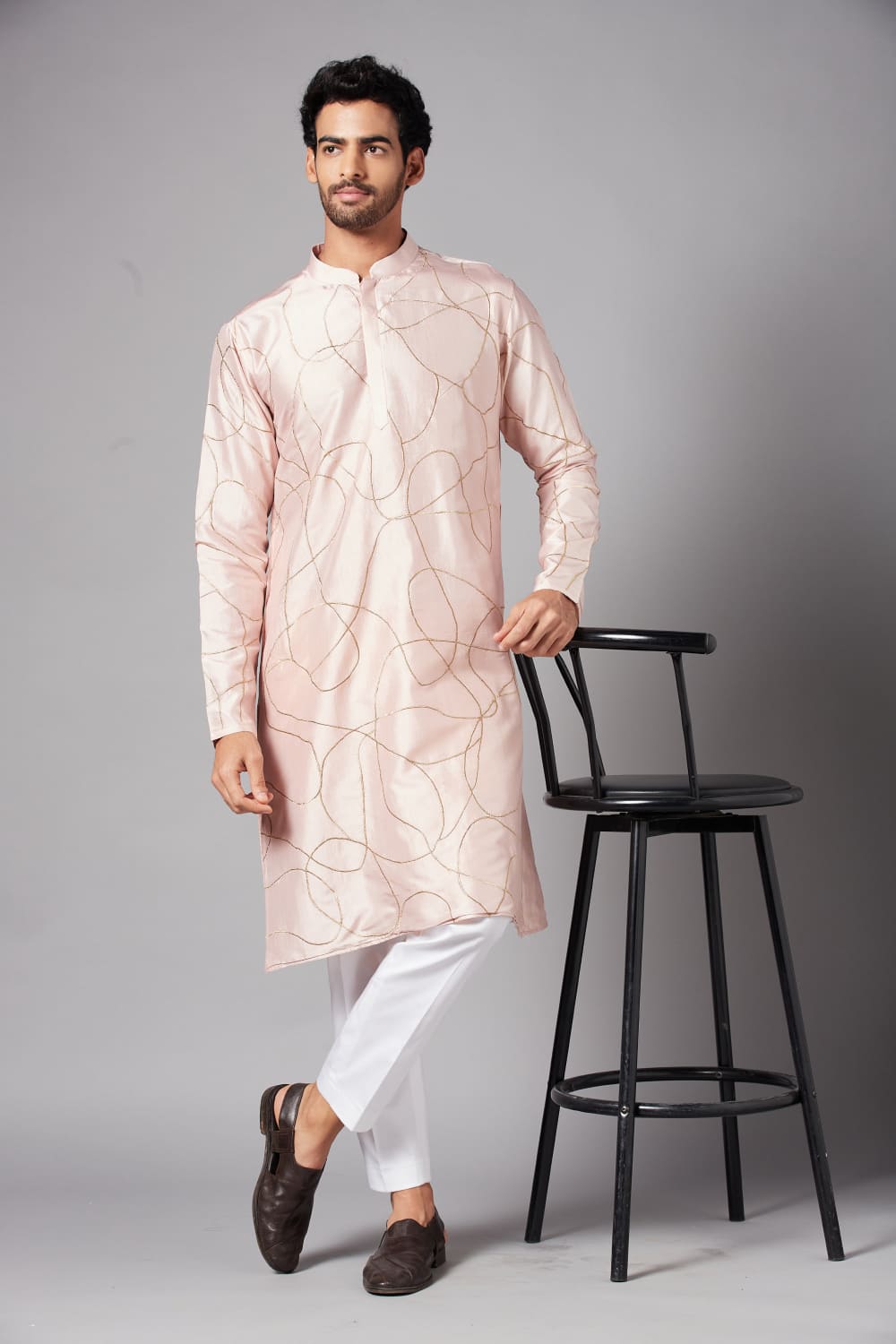 Ilaria Gold Zari Abstract Embroidered Peach Kurta by Hilo Design | Grocsy