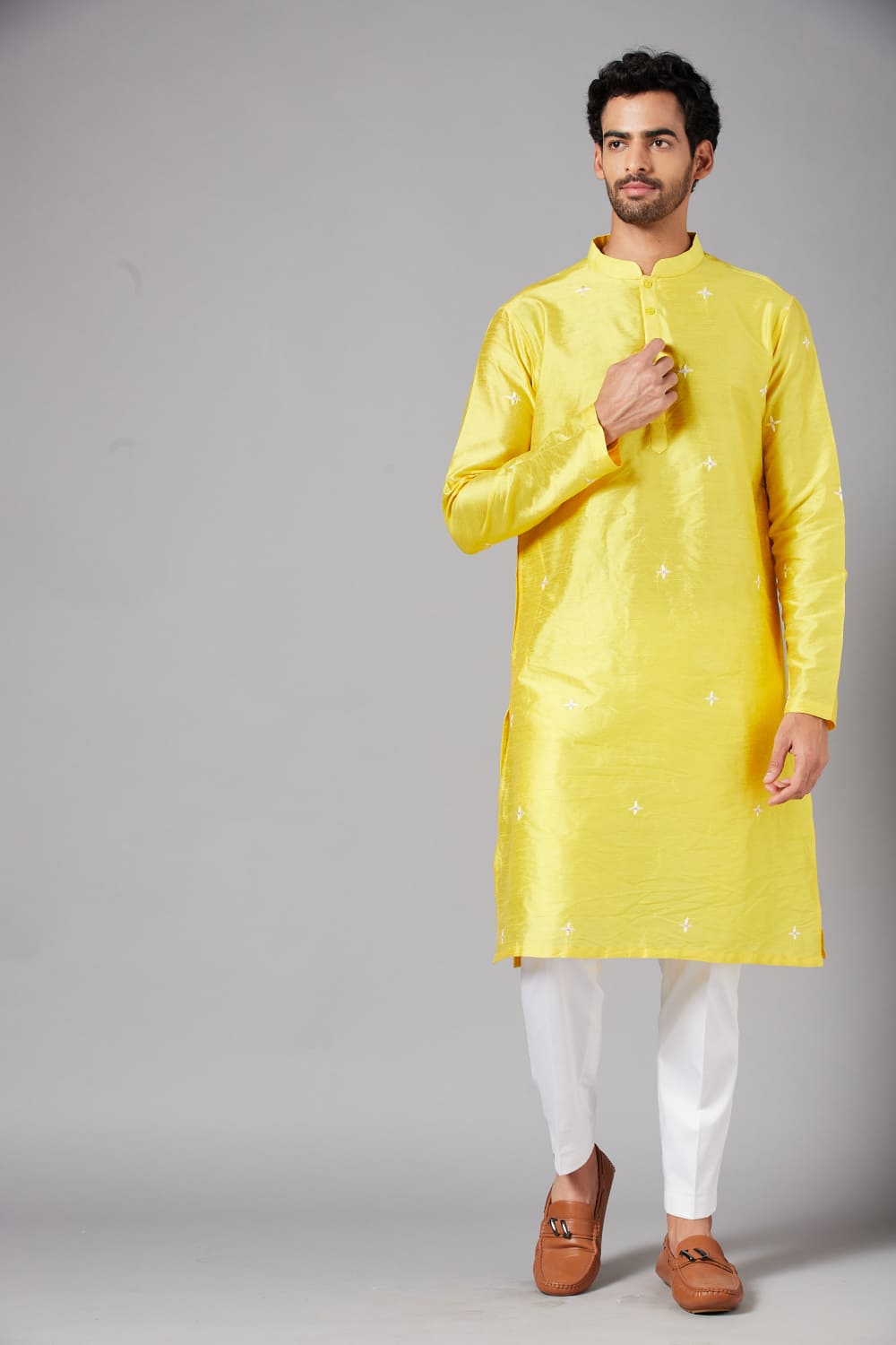 Saanjh Yellow Embroidered Kurta by Hilo Design | Grocsy