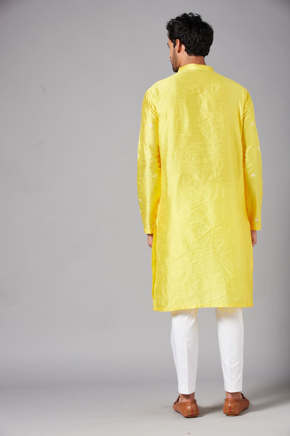 Saanjh Yellow Embroidered Kurta by Hilo Design | Grocsy