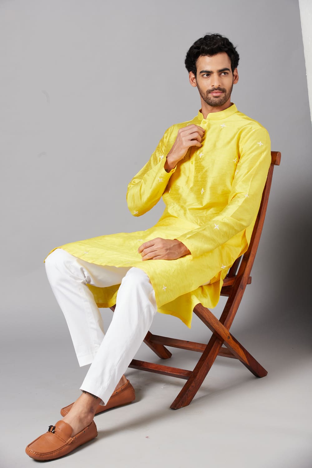 Saanjh Yellow Embroidered Kurta by Hilo Design | Grocsy