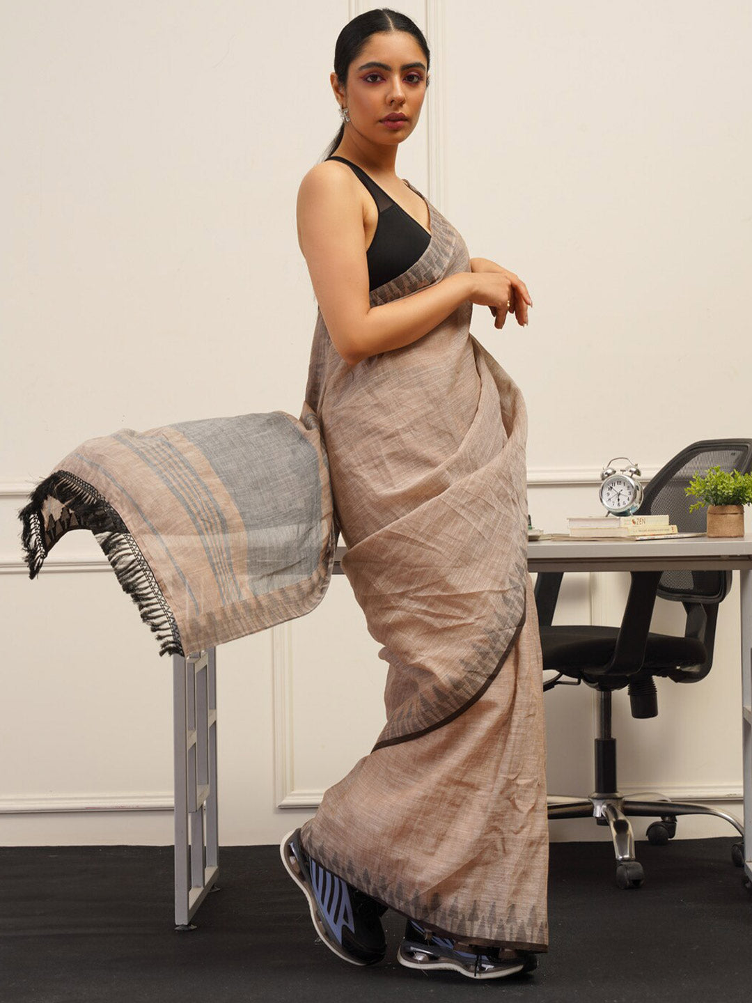 Tikhi Imli Brown Printed Woven Design Saree | Grocsy