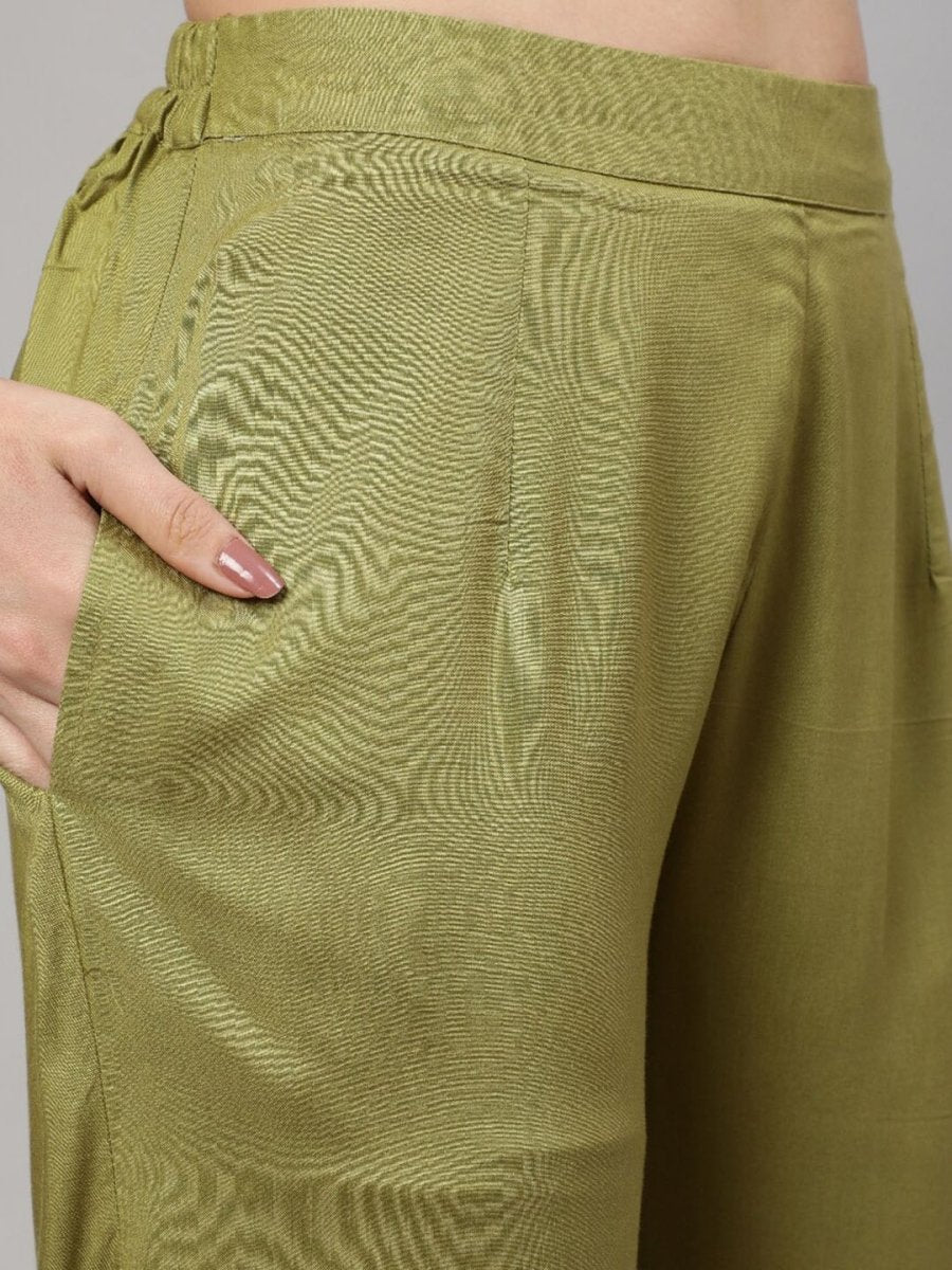Aks Round Neck Floral Printed Regular Kurta with Trousers | Grocsy