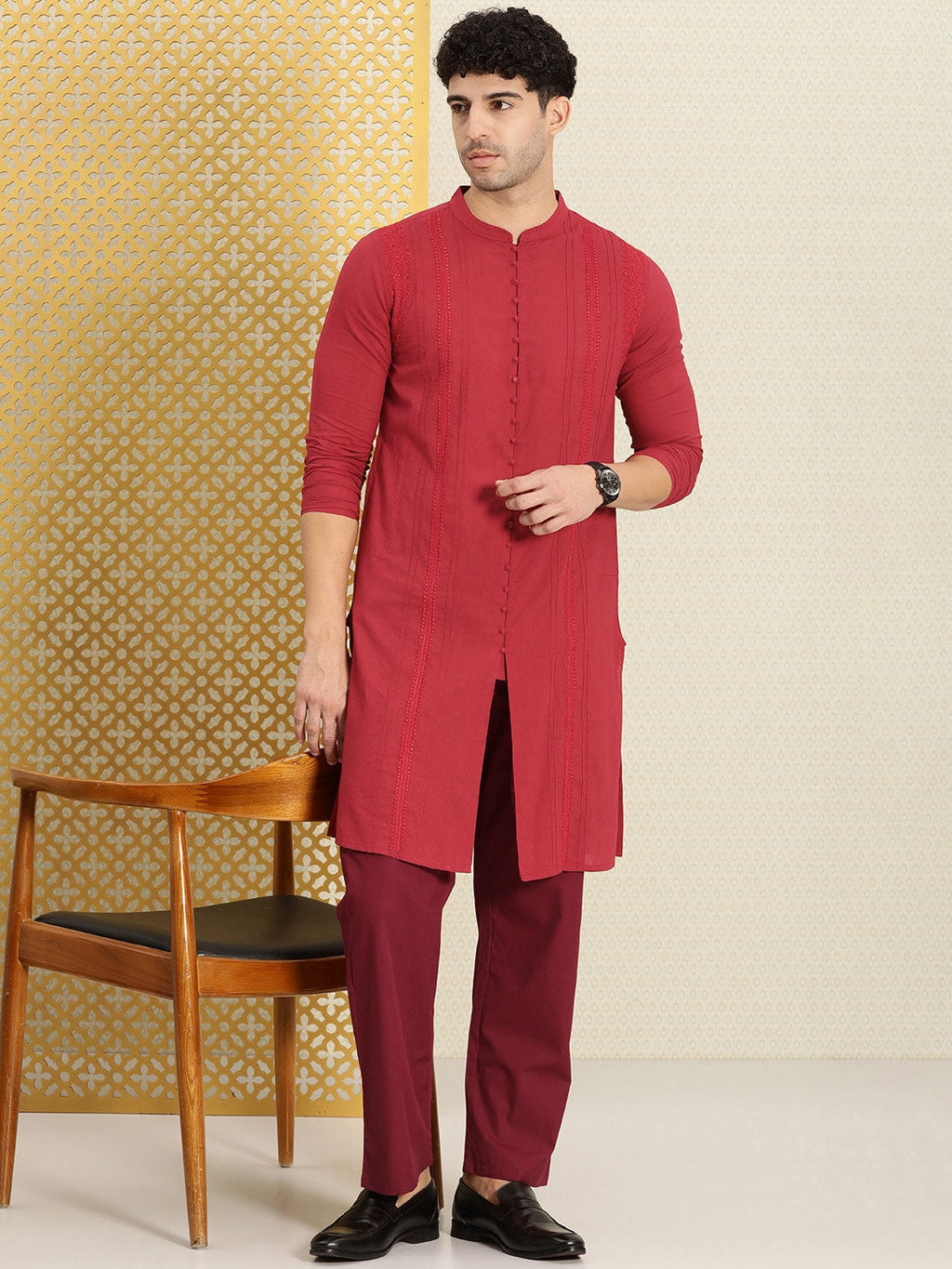 House of Pataudi Men Chikankari Embroidered Pure cotton Jashn Kurta with Pyjama | Grocsy