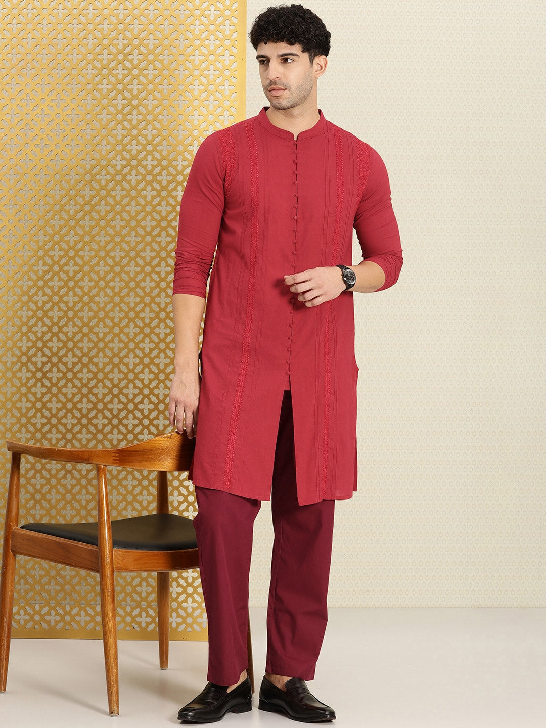 House of Pataudi Men Chikankari Embroidered Pure cotton Jashn Kurta with Pyjama | Grocsy