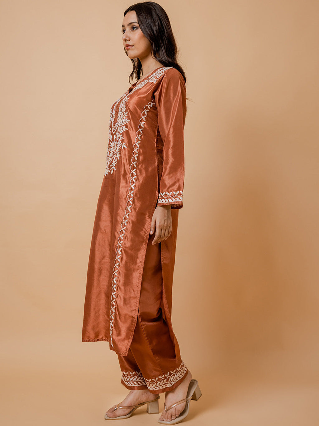 HOUSE OF KARI Floral Embroidered Silk Chikankari Kurta | Grocsy