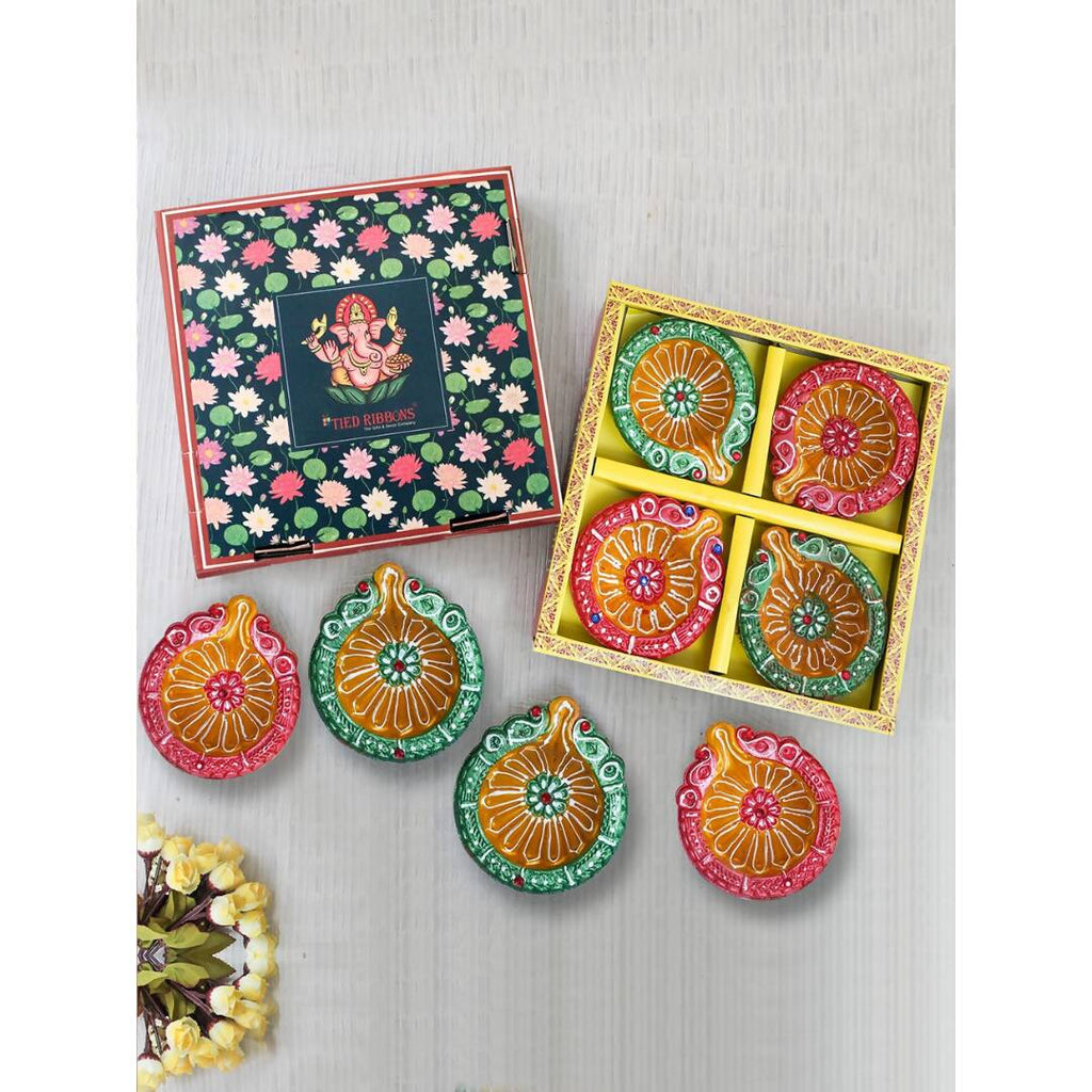 Tied Ribbons Set of 8 Maroon & Green Terracotta Diyas | Grocsy