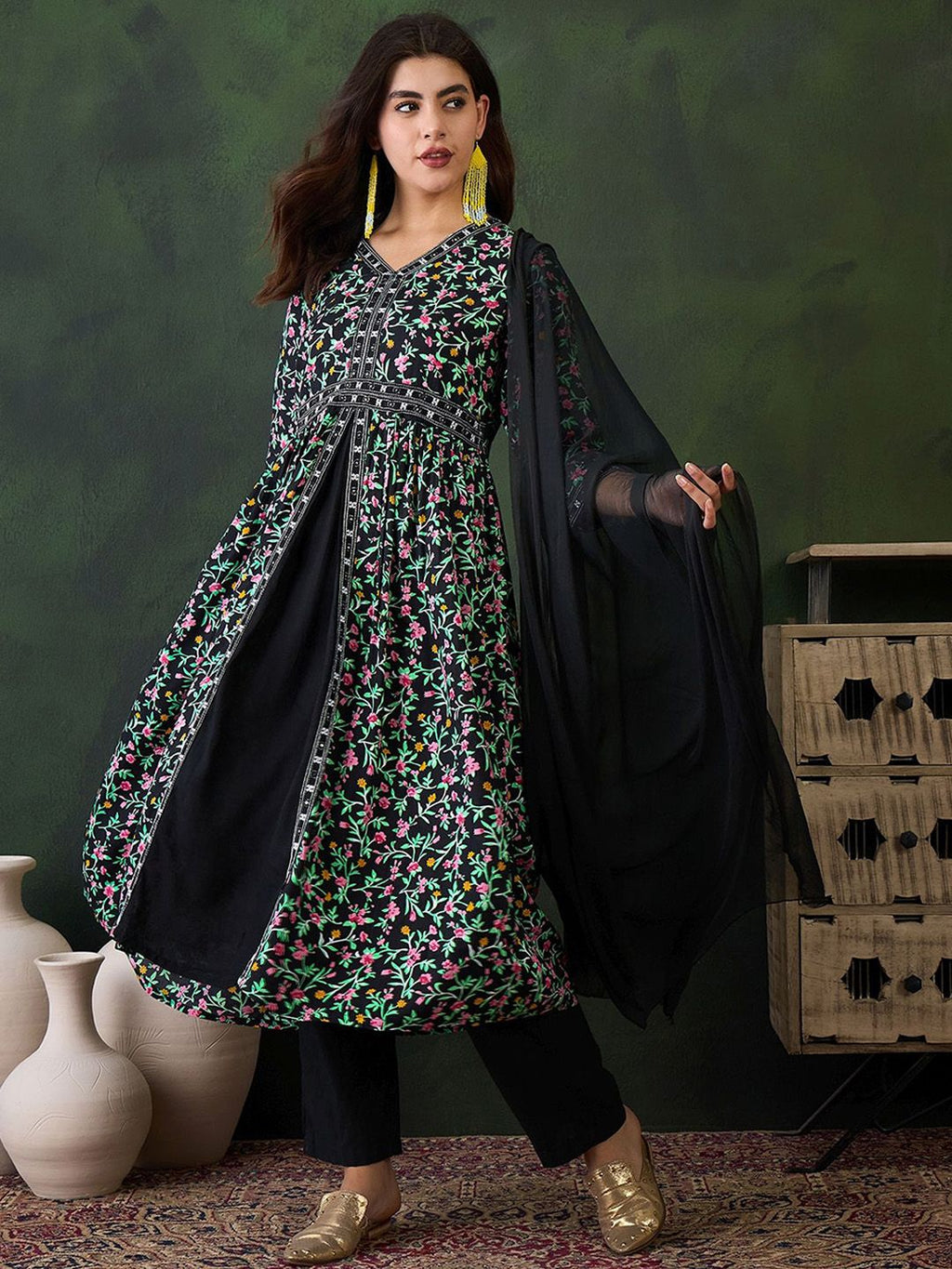 Sangria Printed V- Neck Antalkali, Dupatta & Dupatta Set | Grocsy