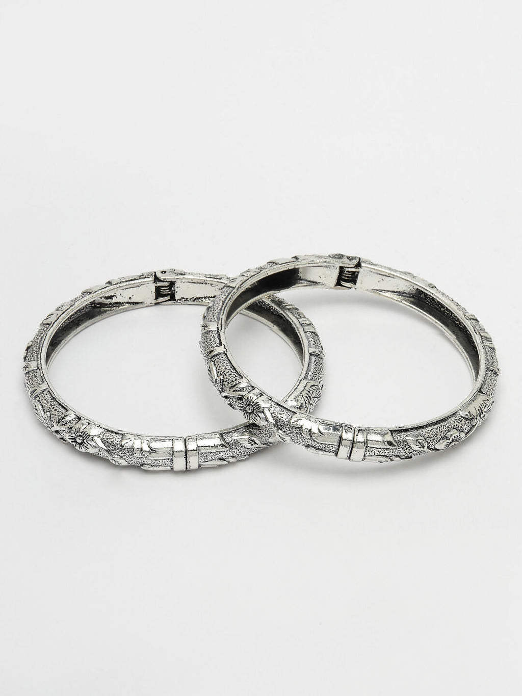 NVR Women's Set of 2 Silver-Toned German Silver Floral Oxidised Kada Bangle