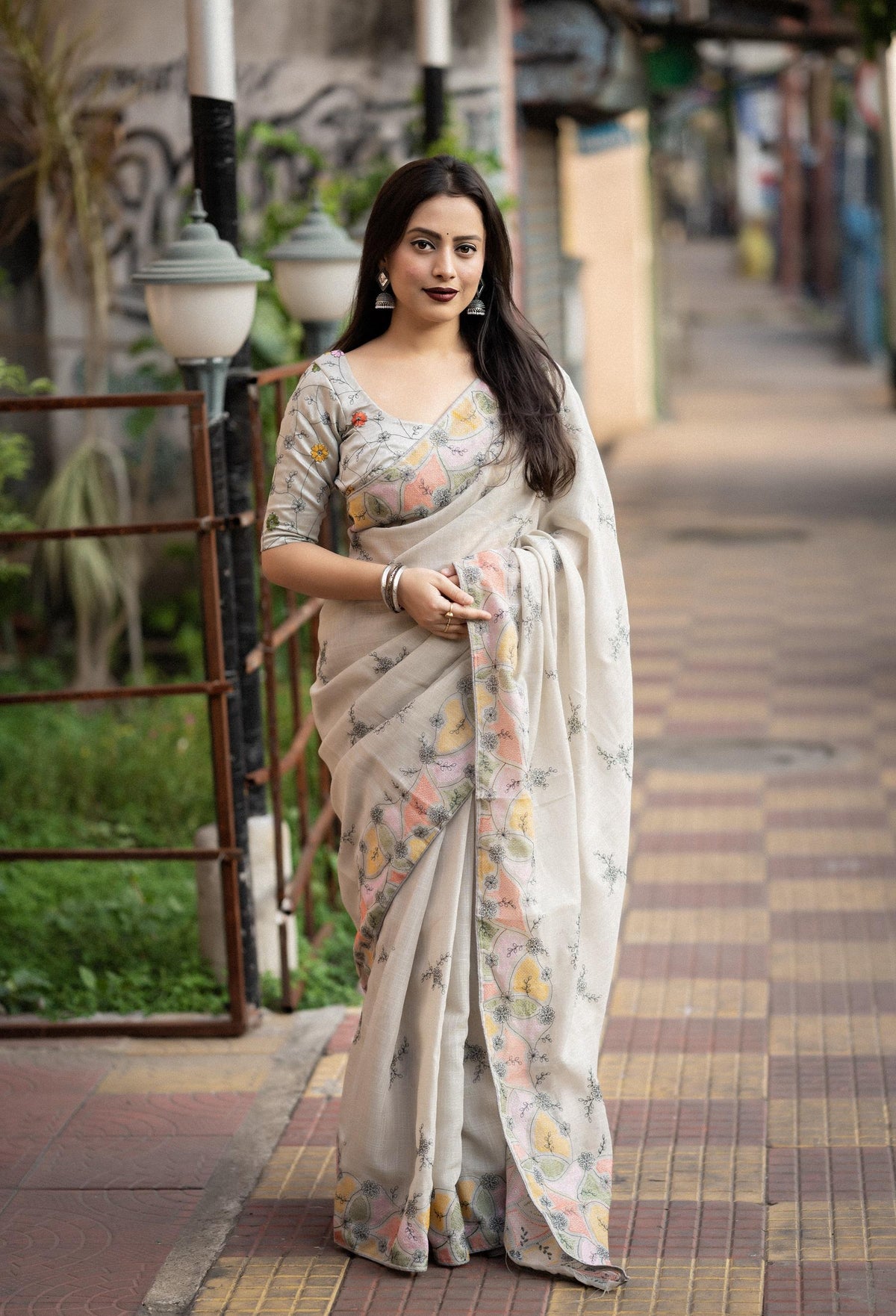 Grey Pure Linen Ethnic Motifs Saree with Unstitched Blouse - Hiral Fashion | Grocsy