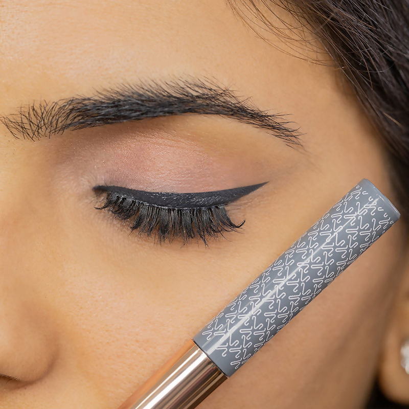 Kay Beauty By Katrina Kaif Quick Dry Liquid Eyeliner - Shadow Play | Grocsy