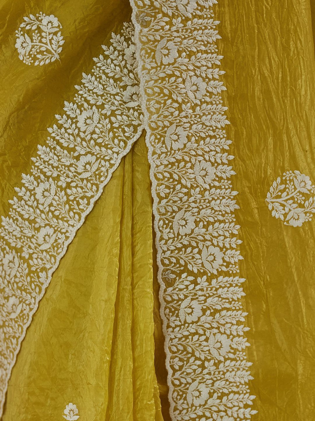 kasee Floral Chikankari Silk Blend Saree | Grocsy