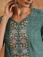 Aks Ethnic Motifs Embroidered V-Neck Thread Work Kurta | Grocsy