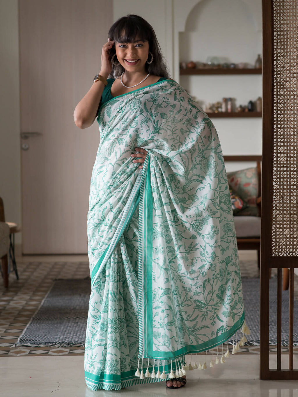 Suta White Floral Pure Cotton Saree | Grocsy