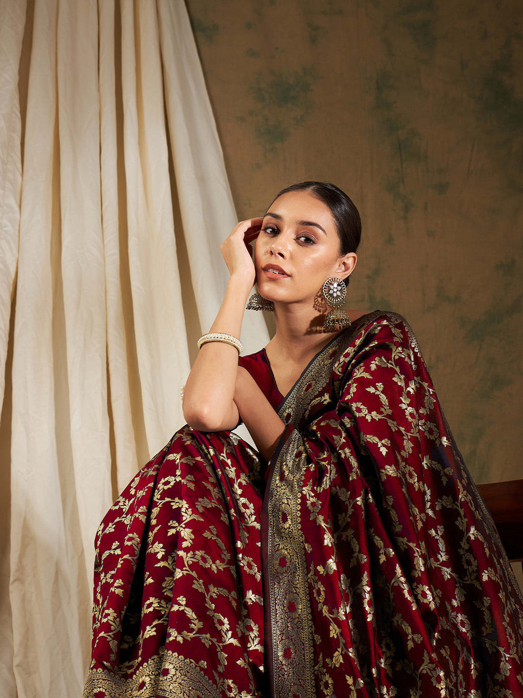 Sangria Woven Design Zari Kanjeevaram Saree | Grocsy