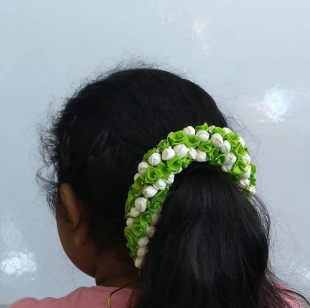 Light Green Gajra | Grocsy