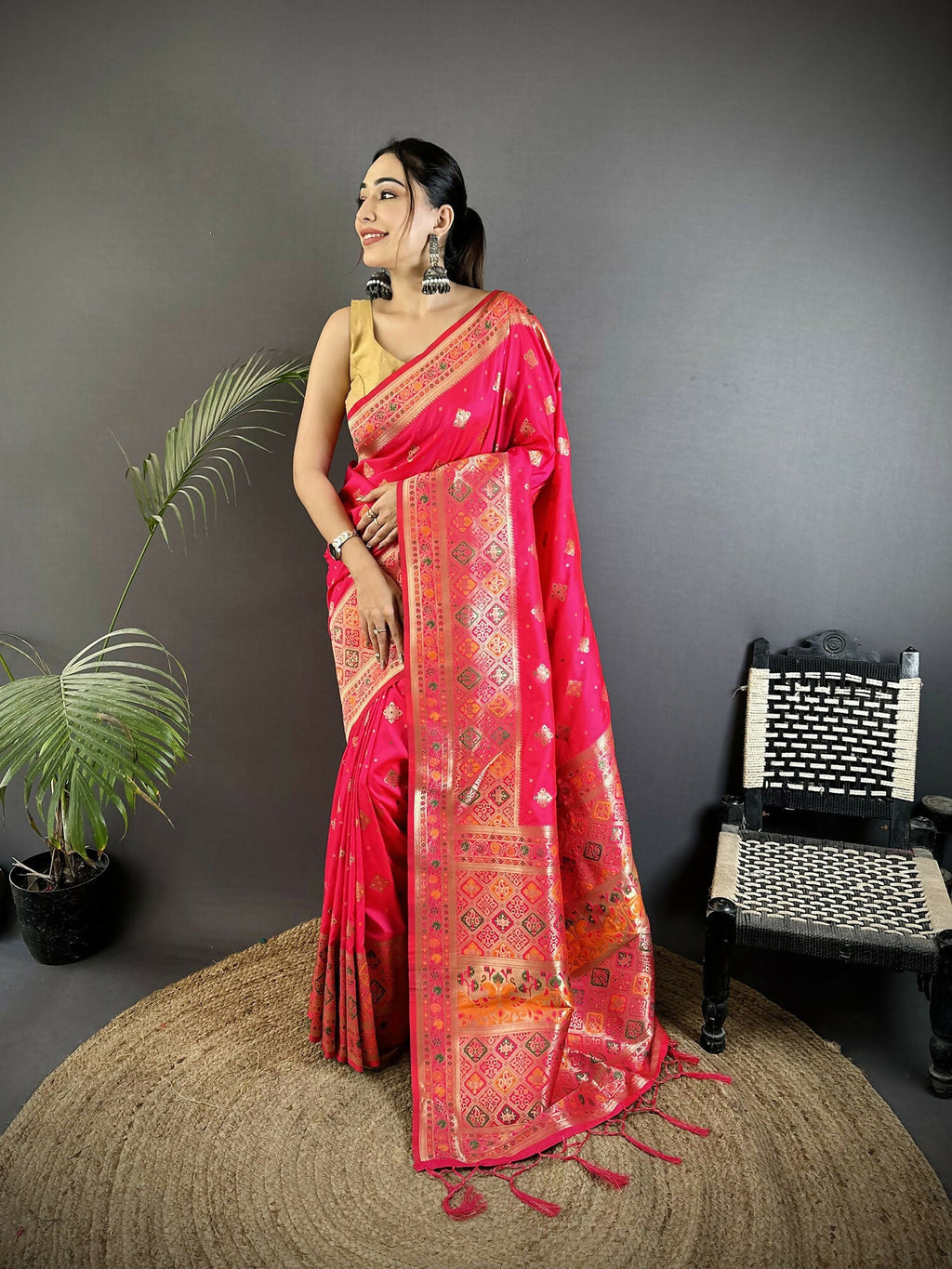 Joban Fashion Coral Pink Geometric Pattern Soft Silk Patola Saree | Grocsy