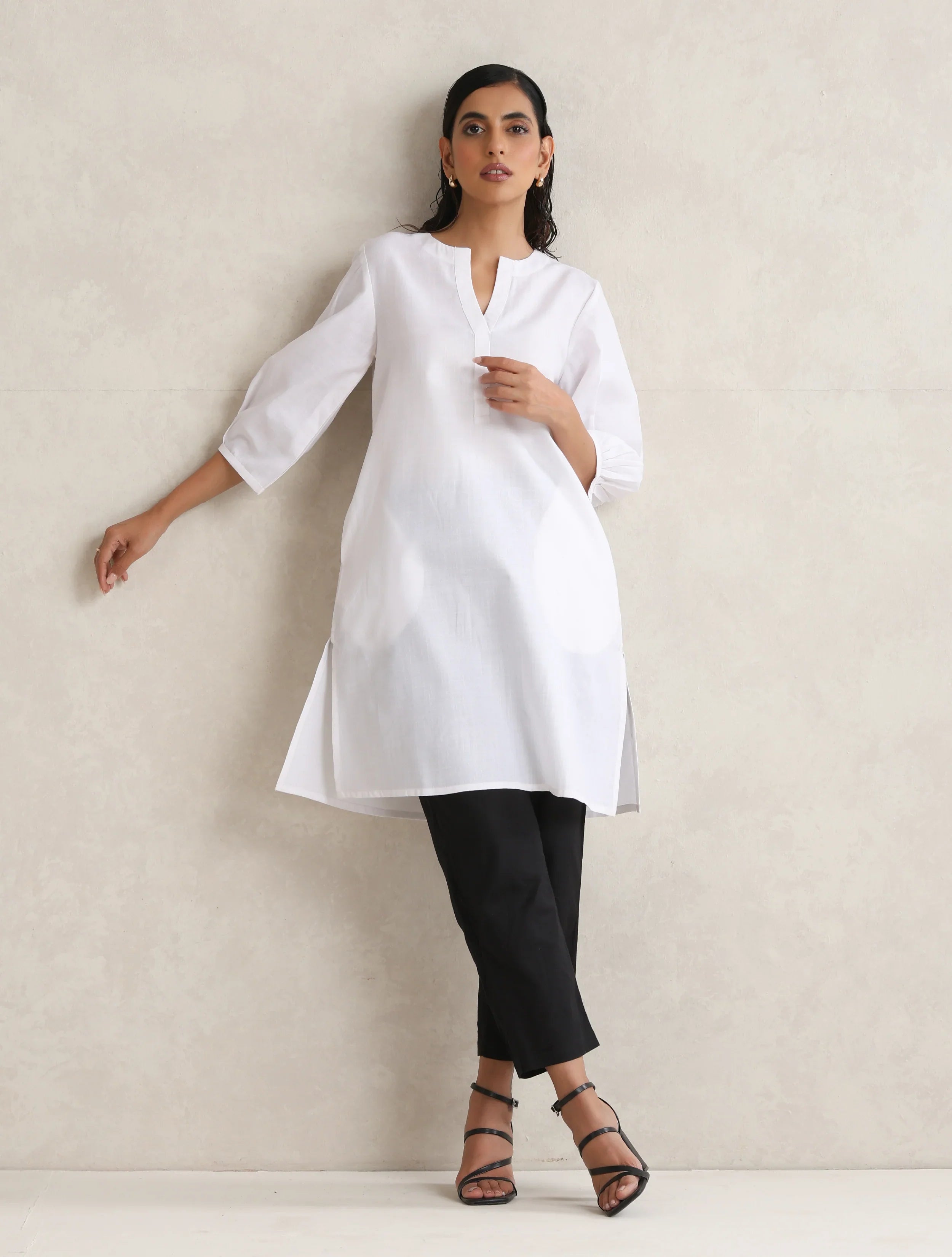trueBrowns White Cotton Blend Short Kurta | Grocsy