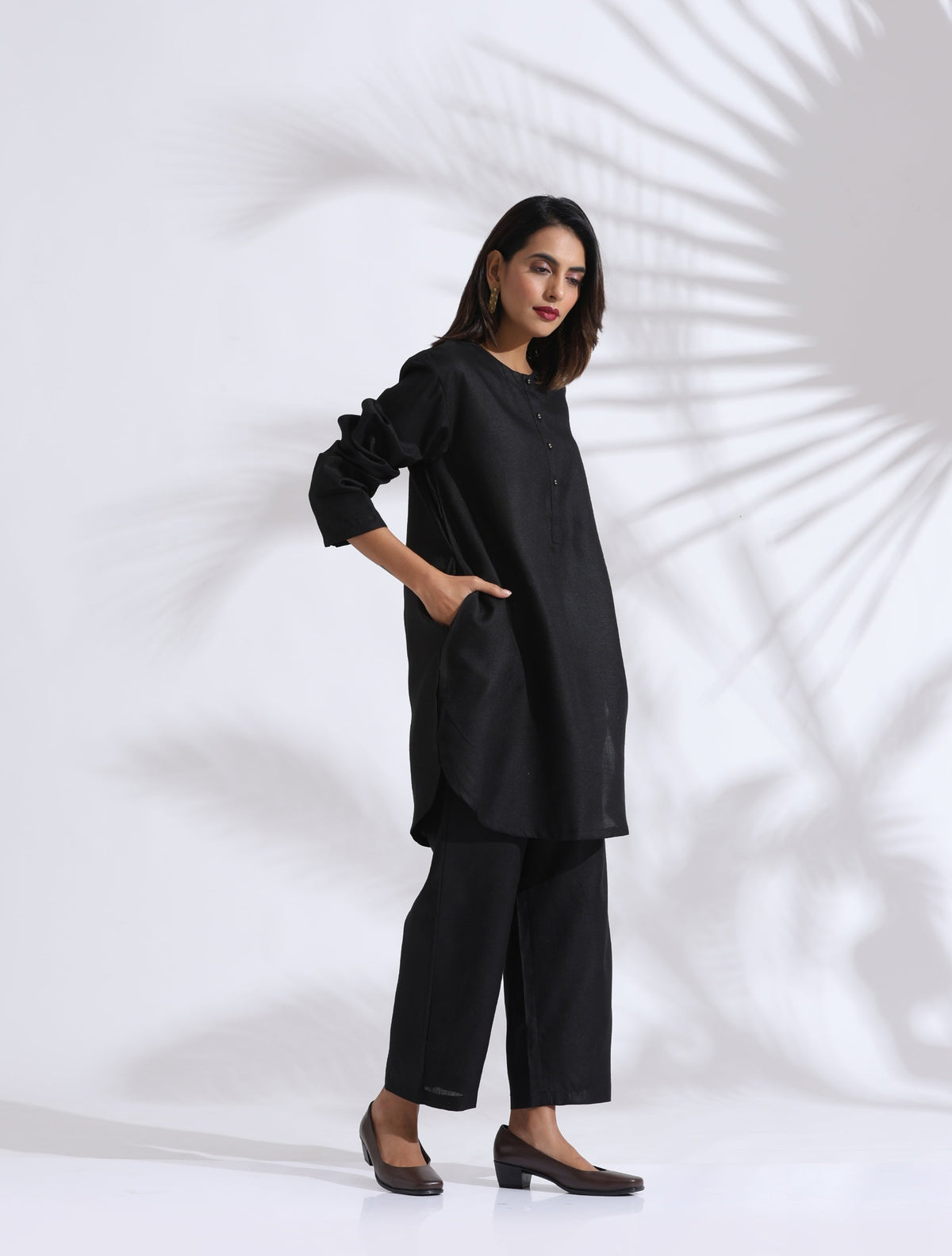 trueBrowns Black Slub Kurta Co-ord Set | Grocsy