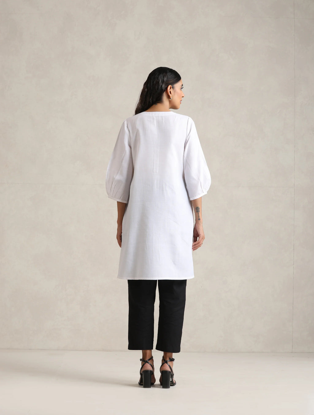 trueBrowns White Cotton Blend Short Kurta | Grocsy