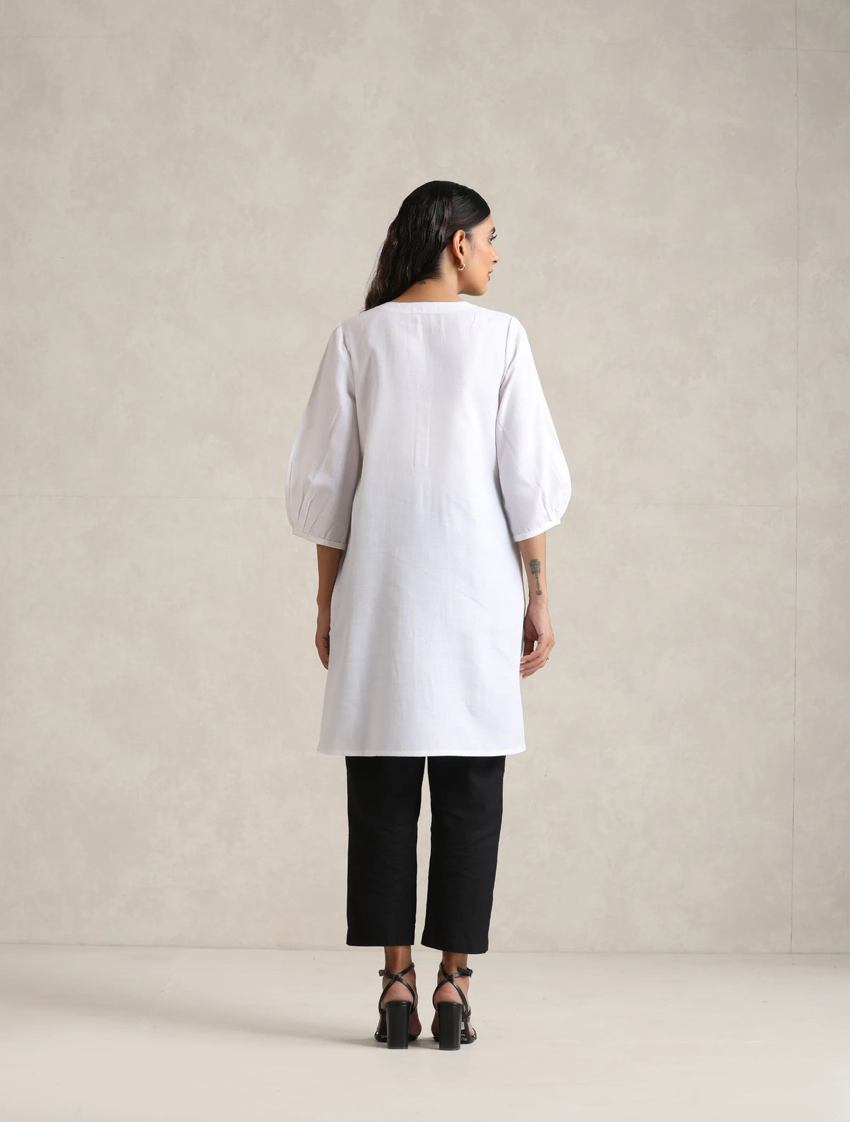 trueBrowns White Cotton Blend Short Kurta | Grocsy