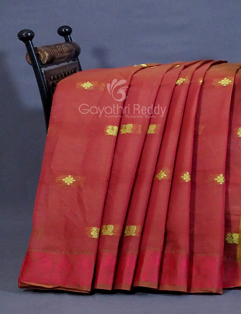 Kalanetha Shades of Red Rust Pure Kanchi Cotton Saree With Kanchi Traditional Border By Gayathri Reddy Designer Studio | Grocsy