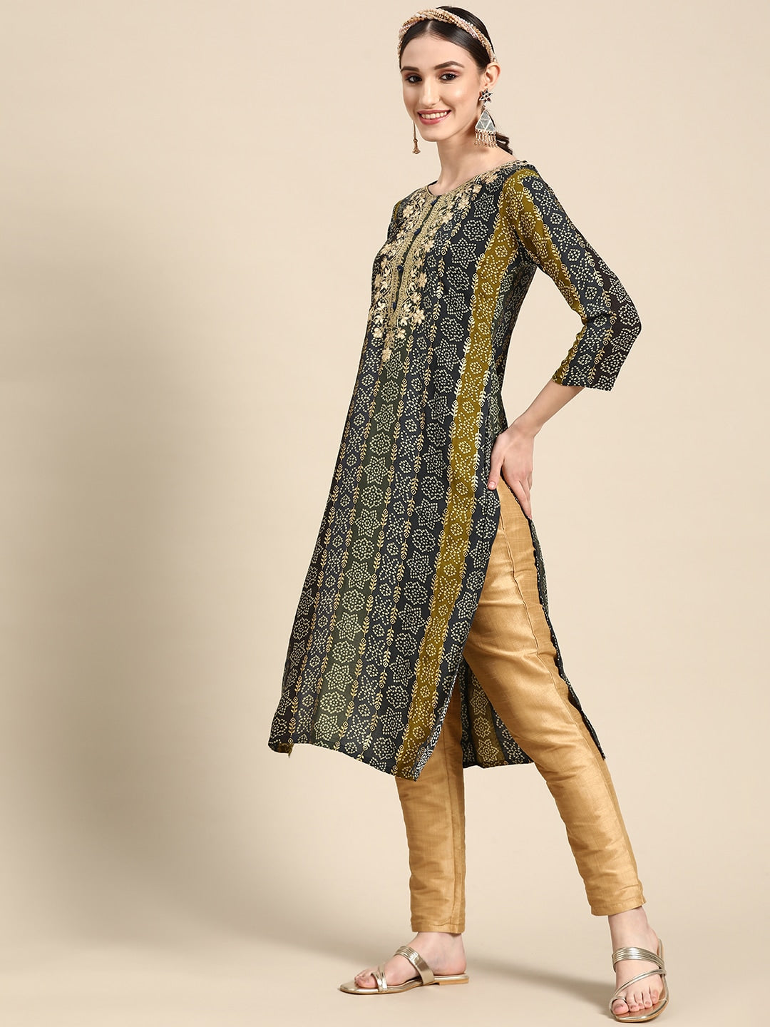 Sangria Women Blue Bandhani Embroidered Thread Work Kurta | Grocsy