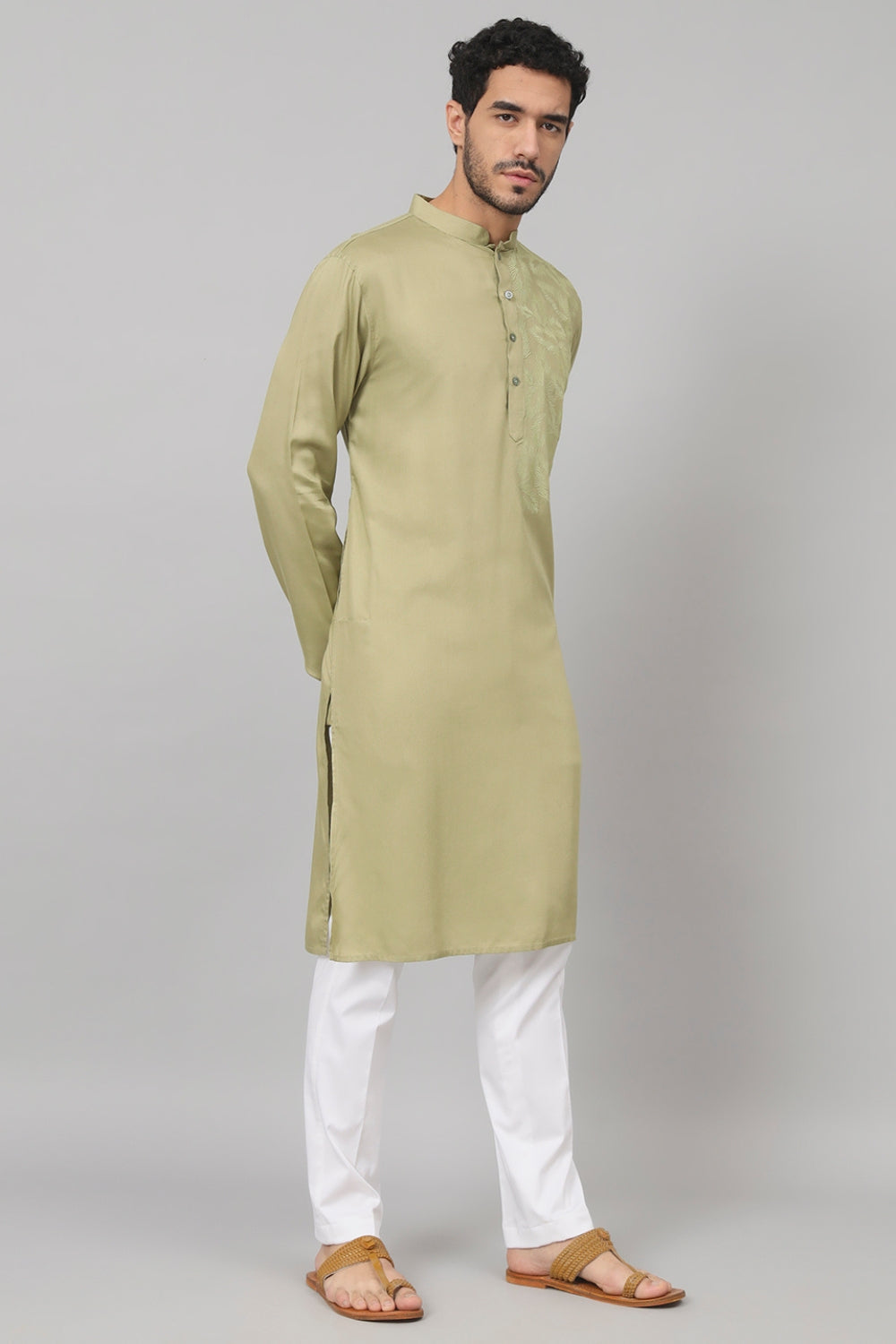 Leafy Embroidered Cotton Kurta by Hilo Design | Grocsy