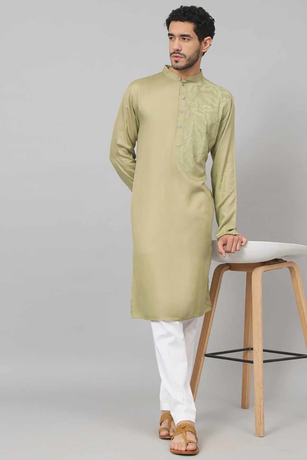 Leafy Embroidered Cotton Kurta by Hilo Design | Grocsy