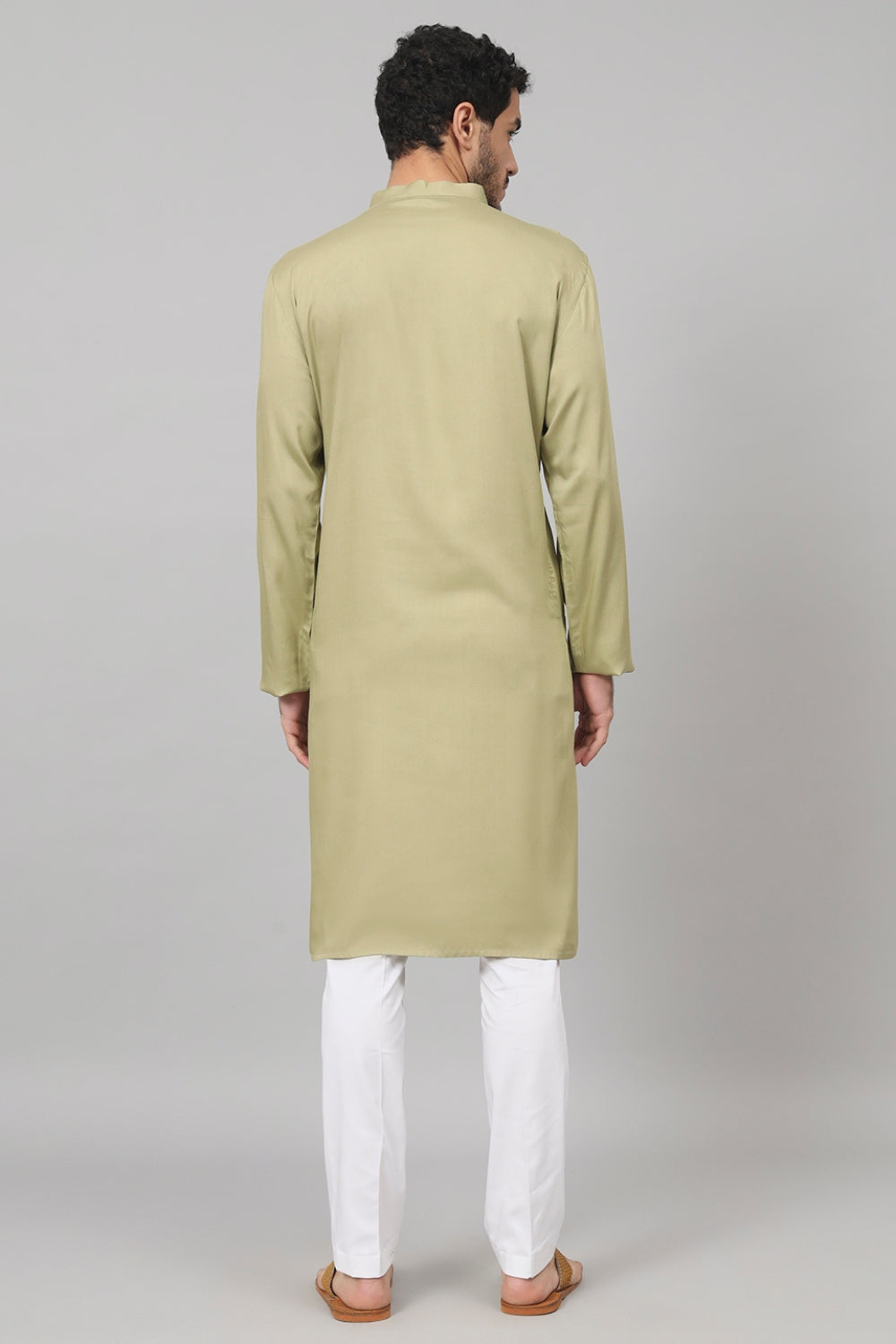 Leafy Embroidered Cotton Kurta by Hilo Design | Grocsy