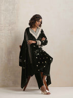 trueBrowns Green Velvet Floral Embroidered Kurta Pant Dupatta Set | Grocsy