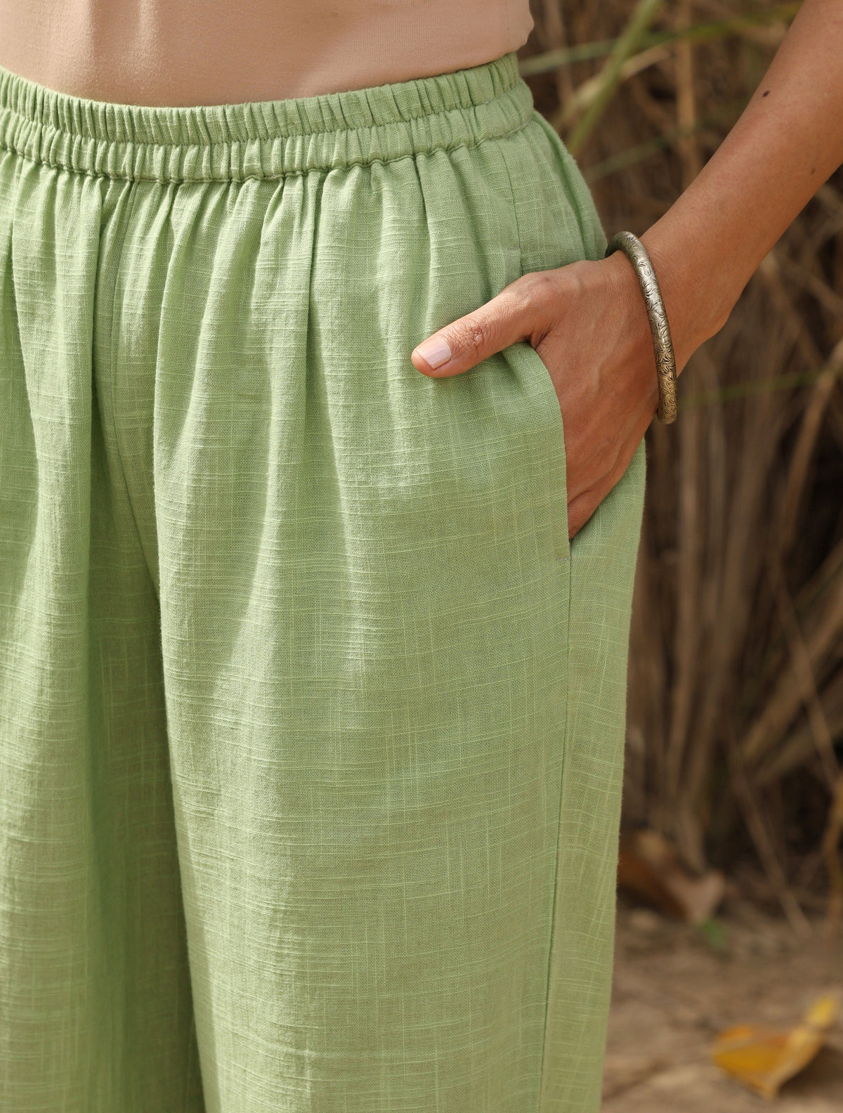 trueBrowns Green Cotton Dobby Embroidered Kurta Set | Grocsy