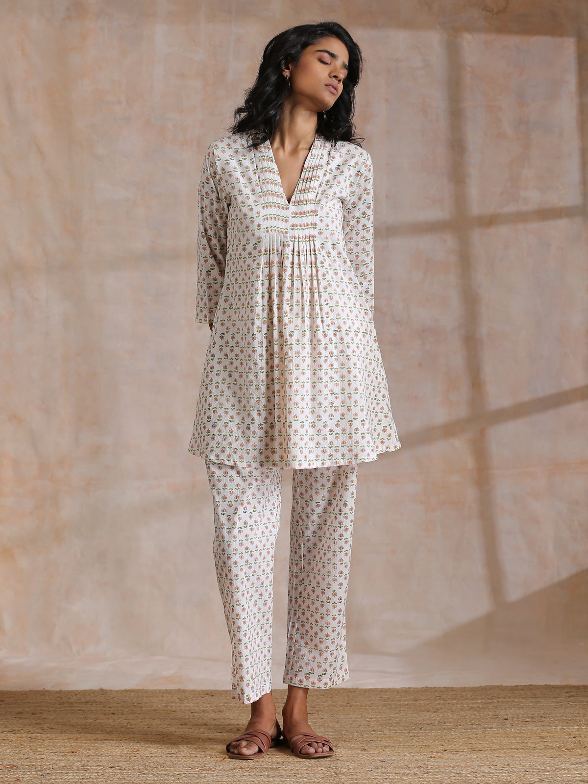 trueBrowns White With Small Floral Booti Print Cotton Pleated Co-Ord Set | Grocsy