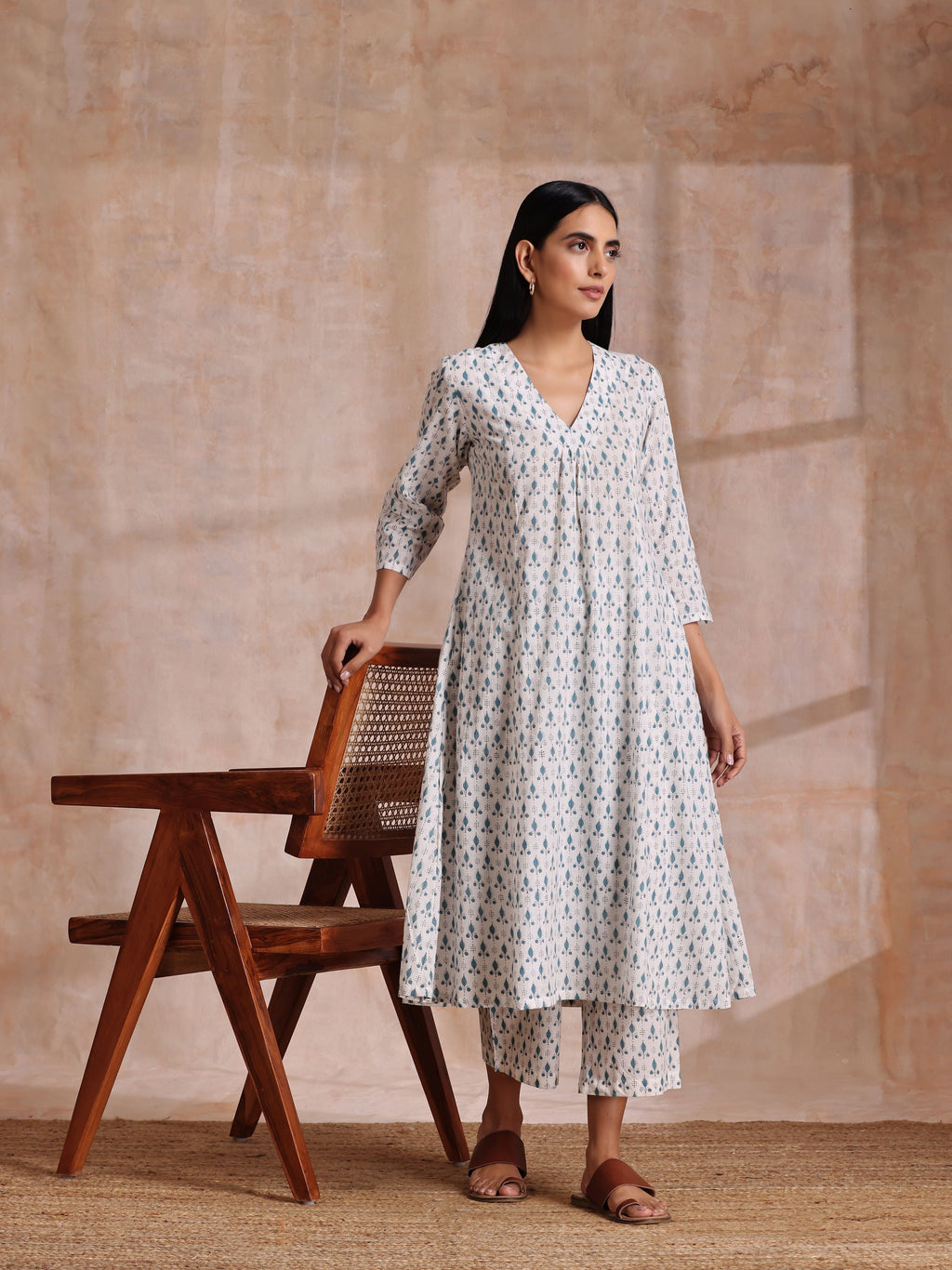 trueBrowns White With Teal Buta Block Print Cotton Front Neck Gathered Kurta Pant Set | Grocsy