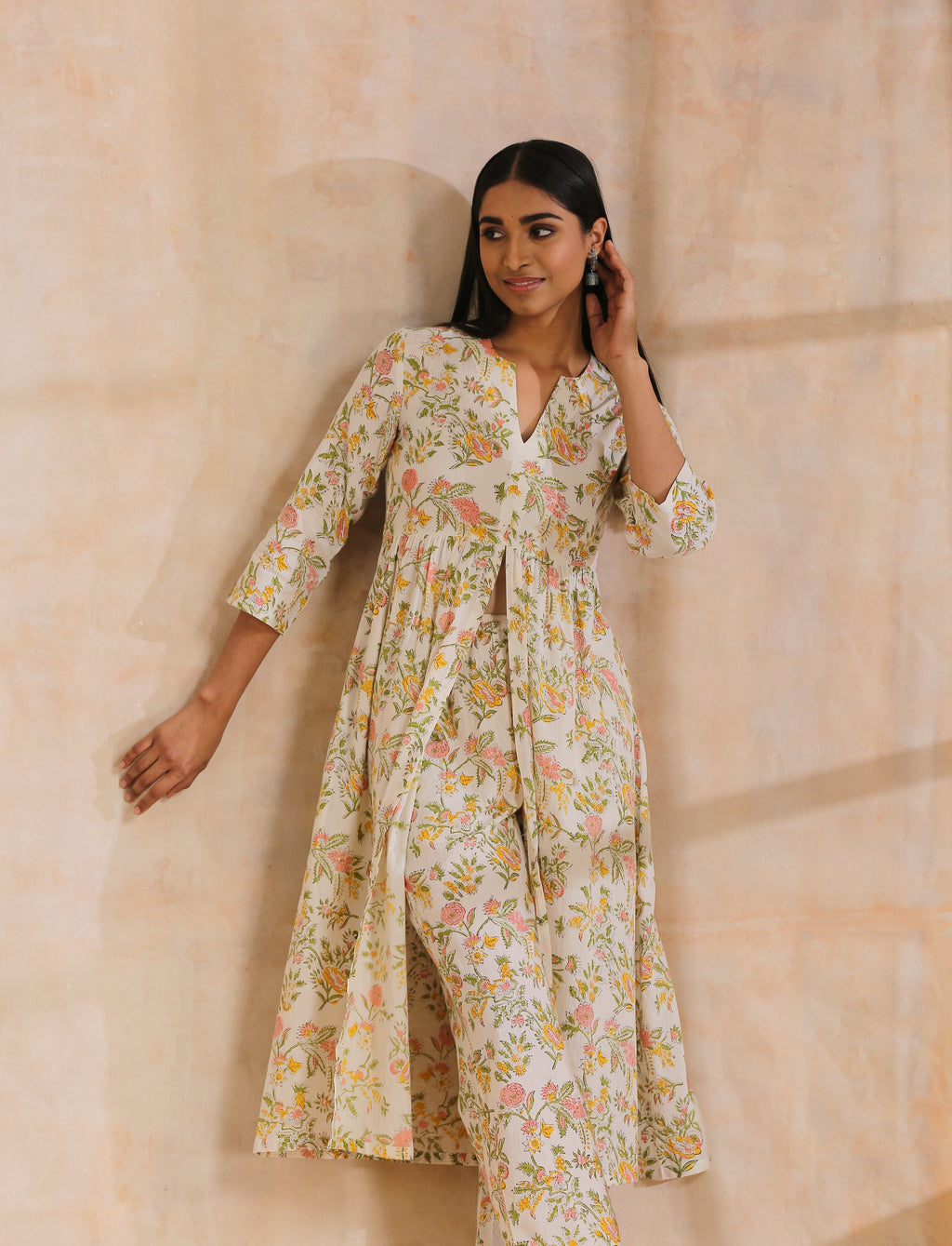 trueBrowns White Multi Color Overall Block Print Cotton Kurta Pant Set | Grocsy