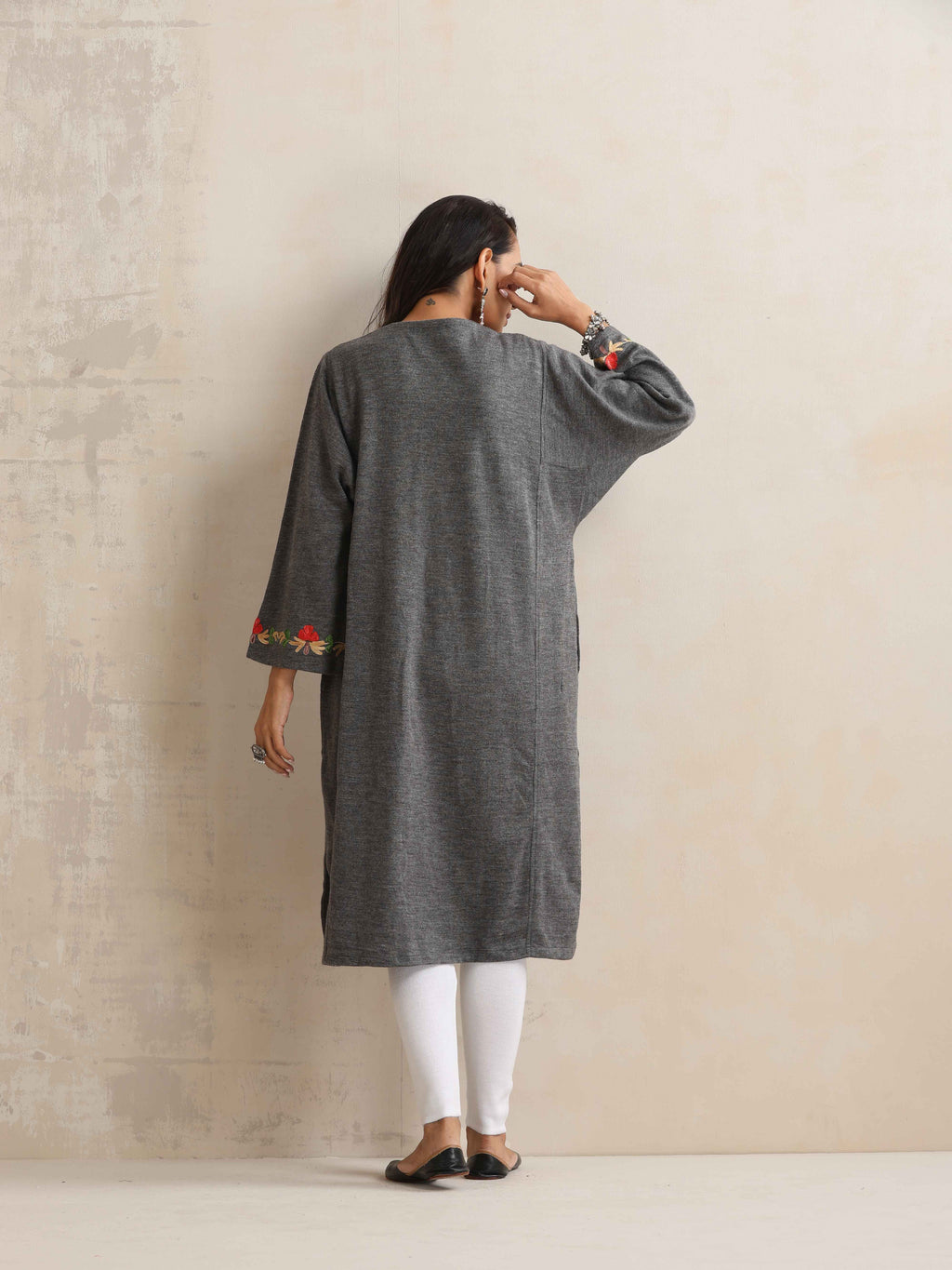 trueBrowns Grey Kashmiri Embroidered Woollen Phiran Kurta | Grocsy