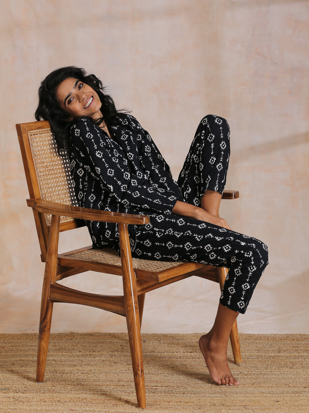 trueBrowns Black White Geometric Print Cotton Pant Suit Set | Grocsy
