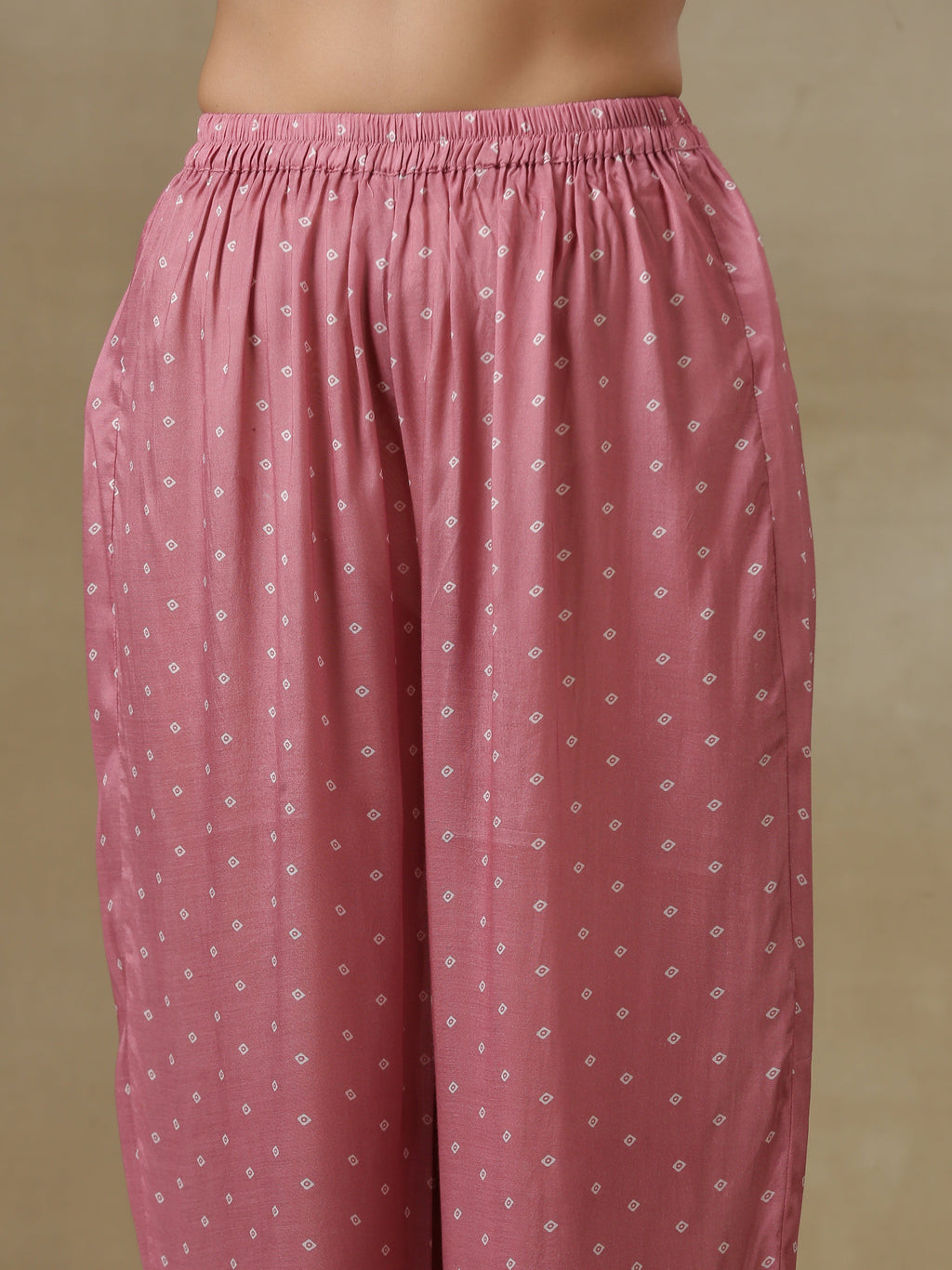 trueBrowns Light Mauve Bandhani Printed Silk Handkerchief Kurta Pant Set | Grocsy